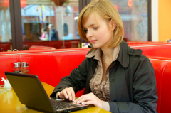 Как наиболее эффективно искать работу через Интернет?